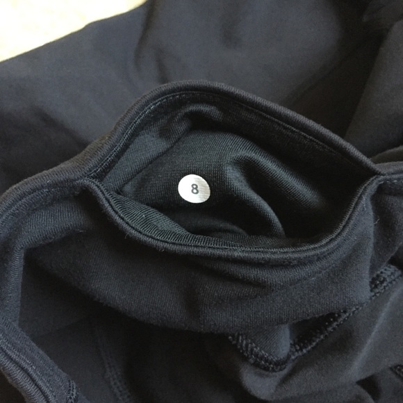 Lululemon Black Gather & Crow Crop - Picture 7 of 7